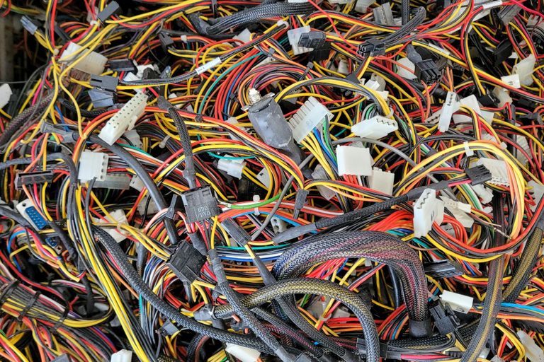 Kabelschrott und Elektronik zur fachgerechten Verwertung